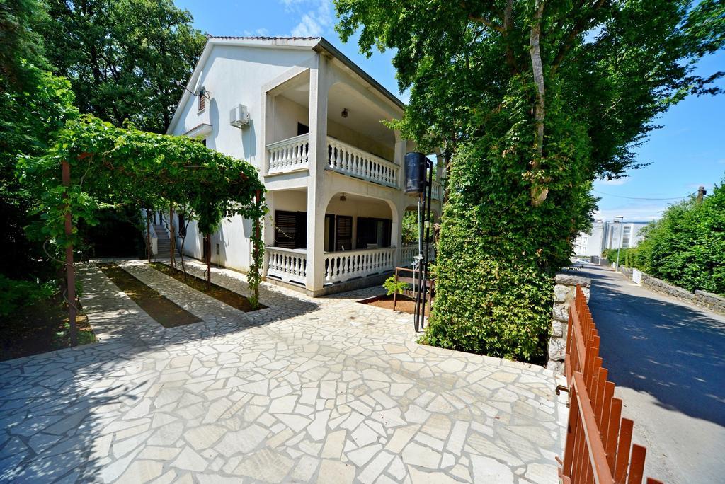 Apartments Karmelic Malinska Kamer foto