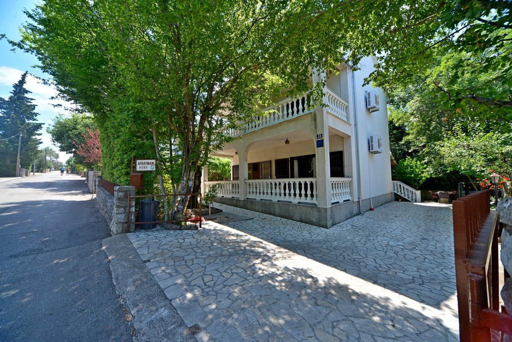 Apartments Karmelic Malinska Kamer foto