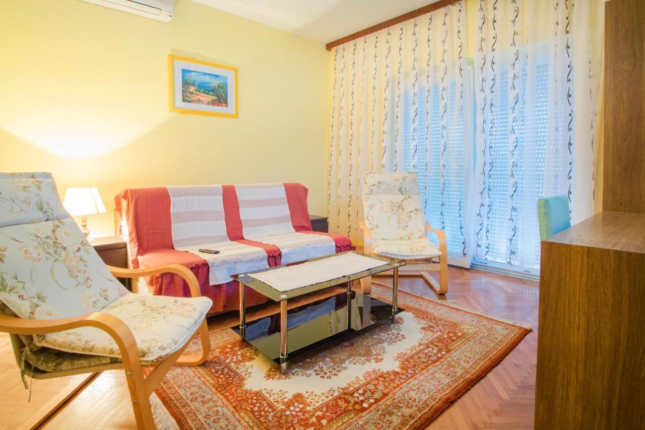 Apartments Karmelic Malinska Buitenkant foto